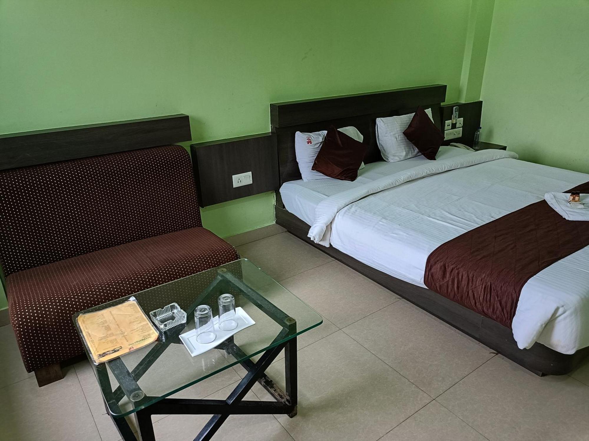 Mor Deep Ganga Inn- Sea View Hotel-lift- Wifi With Restaurant Facilities- Best Selling & Best Choice Of Travellers Hotel Puri