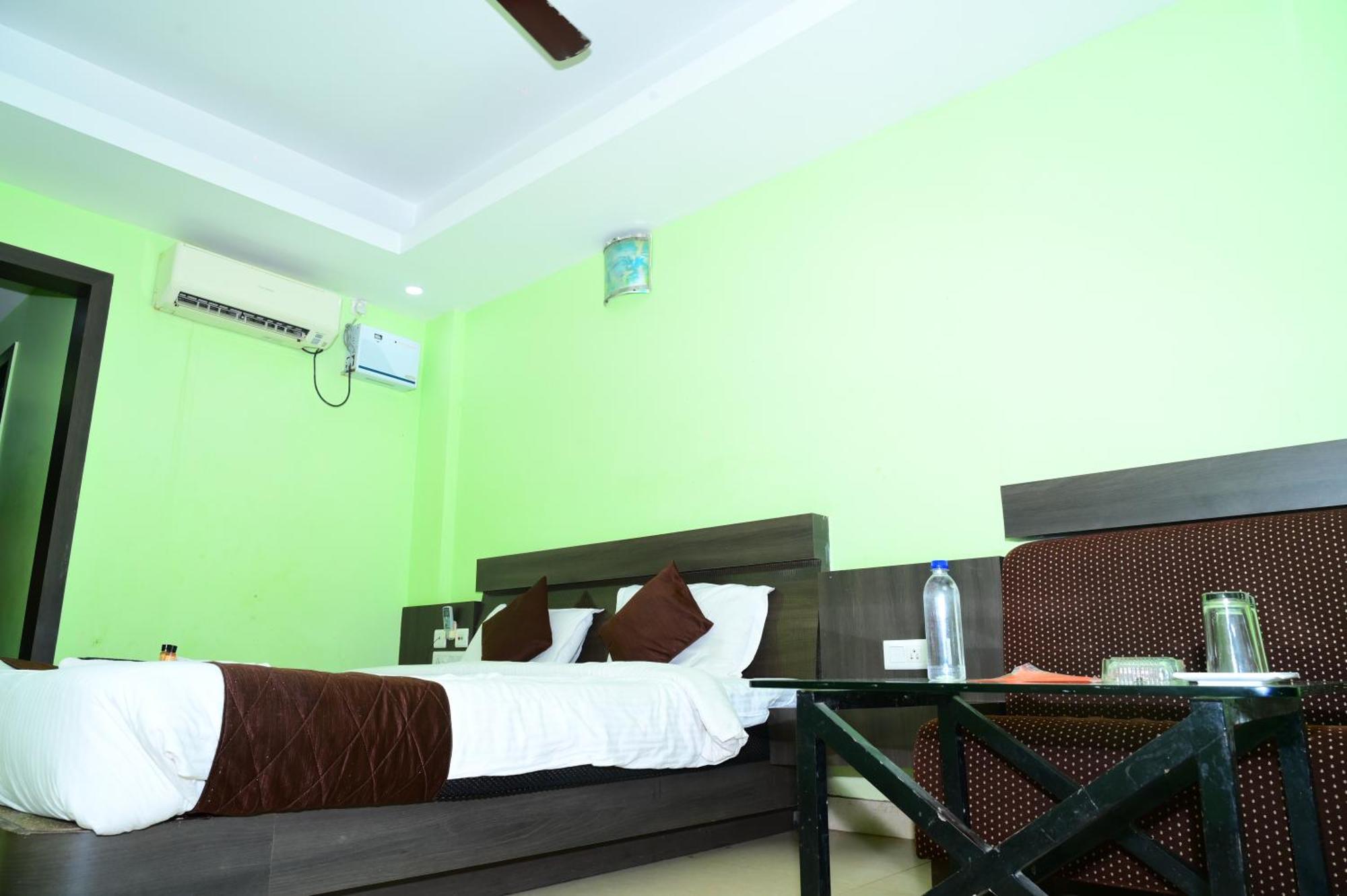 Mor Deep Ganga Inn- Sea View Hotel-lift- Wifi With Restaurant Facilities- Best Selling & Best Choice Of Travellers