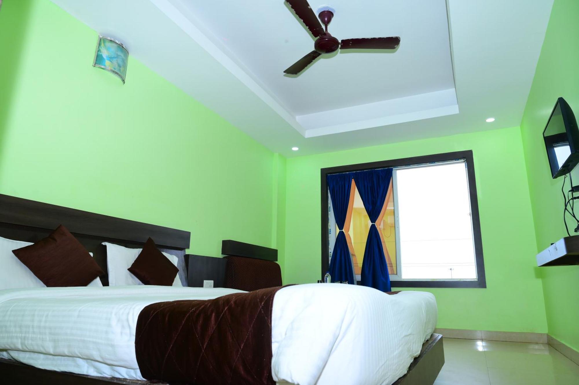 Mor Deep Ganga Inn- Sea View Hotel-lift- Wifi With Restaurant Facilities- Best Selling & Best Choice Of Travellers 3* Puri